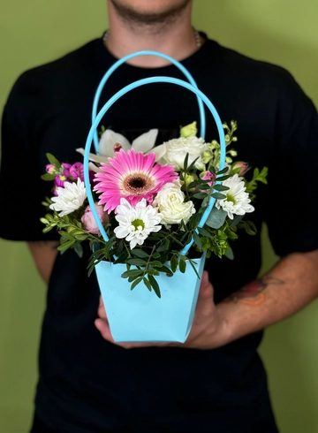 Композиция в сумочке &laquo;Ягодный сорбет&raquo; от интернет-магазина цветов в 