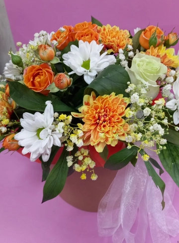 Шляпная коробка  солнечные лучики  от интернет-магазина цветов в 