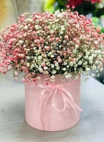 Гипсофила в шляпнрй коробке  от интернет-магазина цветов в 