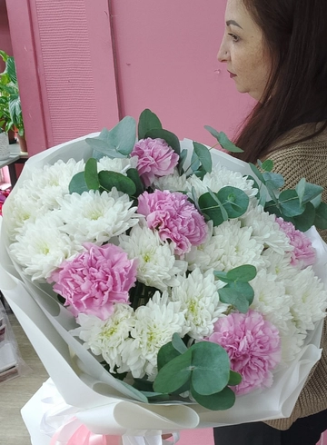 Диантусы с хризантемой  от интернет-магазина цветов в 