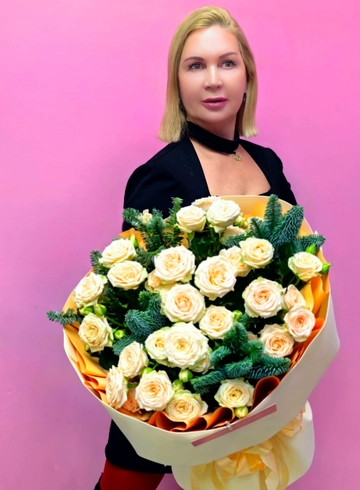 7 кустовых роз + нобелис  от интернет-магазина цветов в 