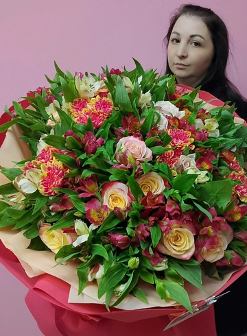 Альстромерия и роза в оранжевой гамме от интернет-магазина цветов в 